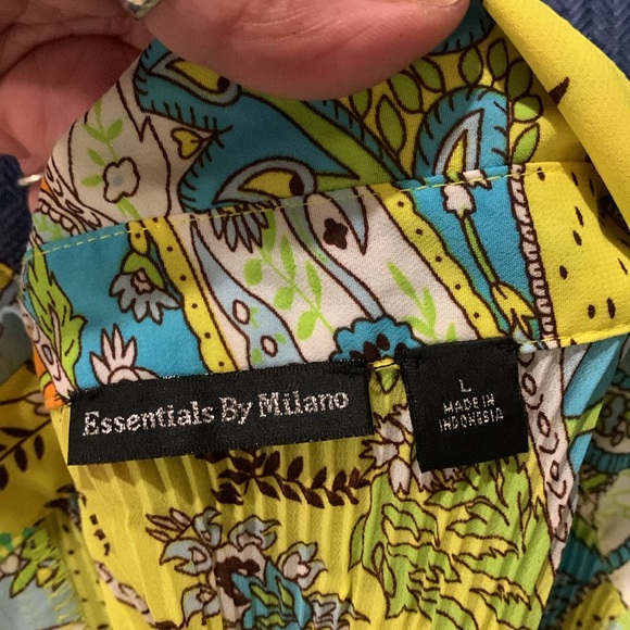 Essentials by Milano Blouse - Picture 8 of 9